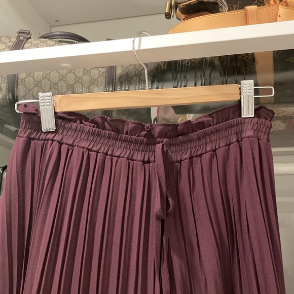 NWOT Purple wine pleated palazzo dress pants - Picture 3 of 5